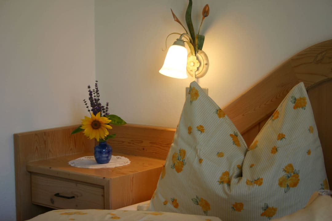 Schlafzimmer Ferienwohnungen Langstein