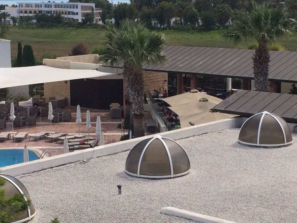 Aus Hotelzimmer Neptune Luxury Resort