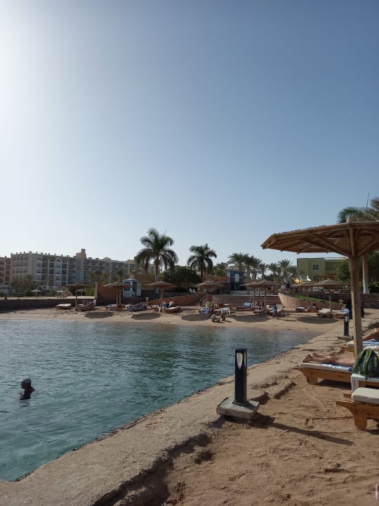 Strand Palm Beach Resort