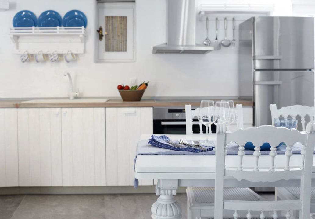 Suite #8 Leonis Summer Houses