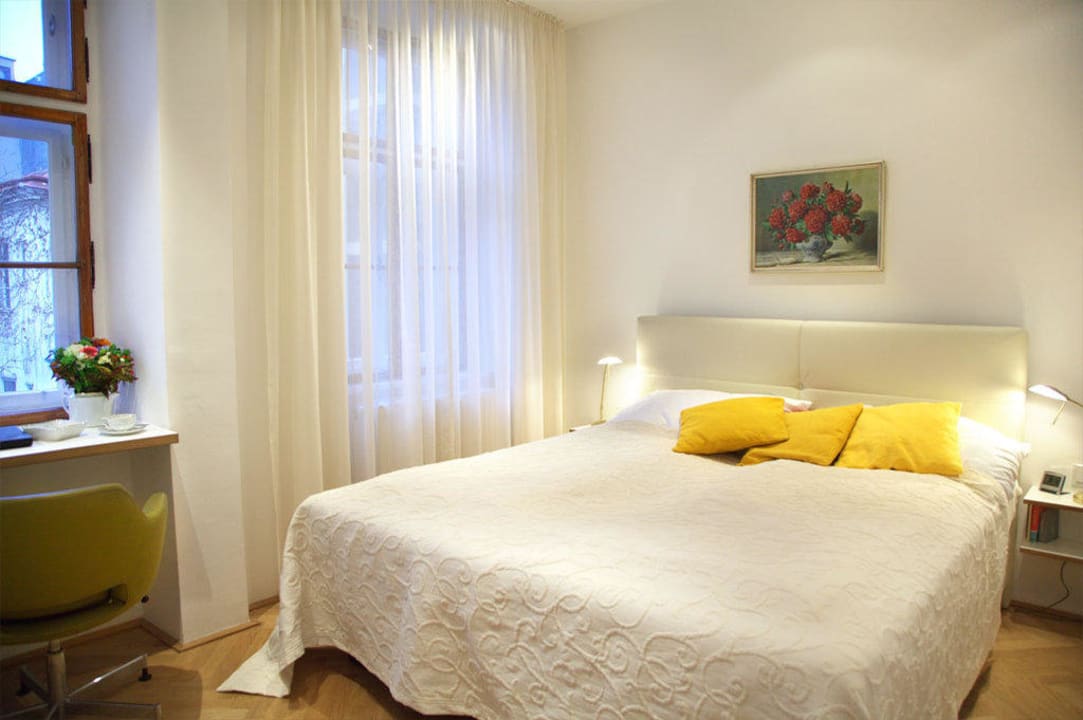 Schlafzimmer Roten Löwen Design-Apartment