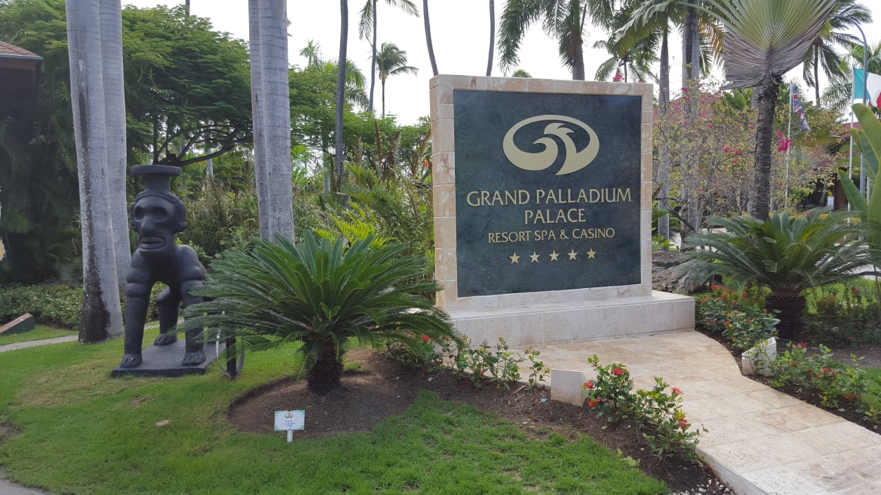 Hotel-Name Hotel Grand Palladium Palace Resort, Spa & Casino