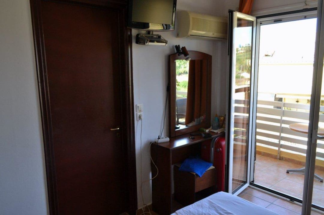 Pokój nie od ulicy Hotel AKTI Arilla