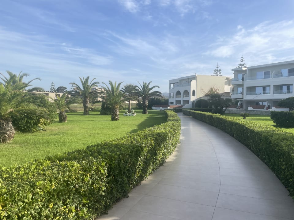 Gartenanlage Vantaris Palace