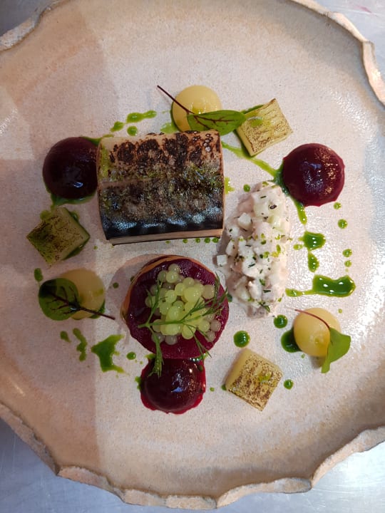 Gastro The Salutation Hotel, Restaurant and Gardens