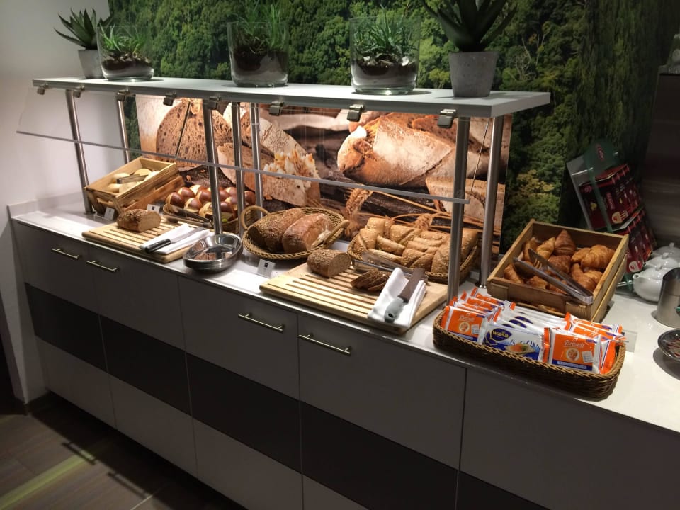 Frühstücksbuffet Essential by Dorint Stuttgart-Airport
