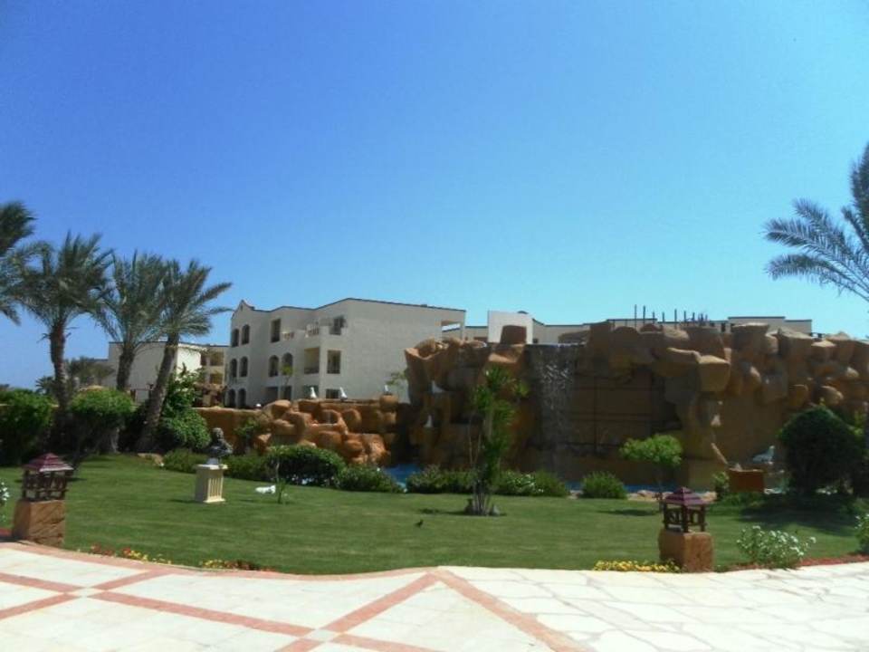 Сад Regency Plaza Aqua Park & Spa