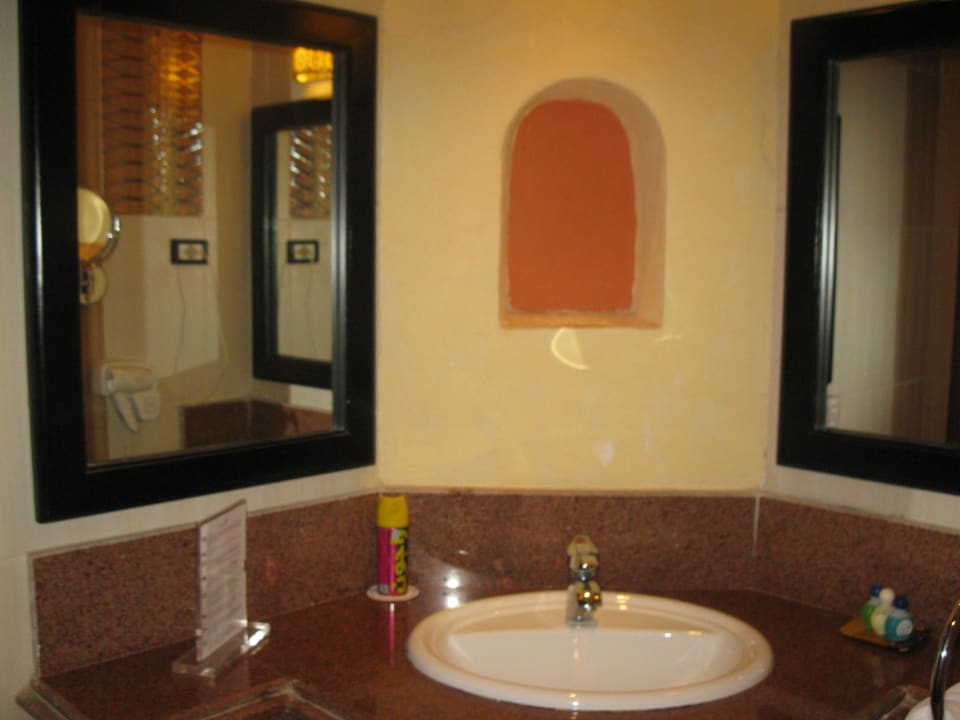 Bad im Familienzimmer Pickalbatros Palace Resort