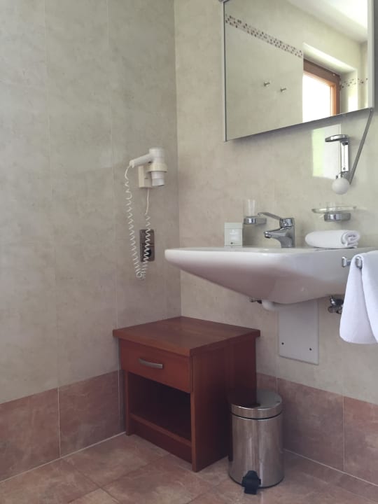 Badezimmer-Nachtkästchen Almina Family & Spa