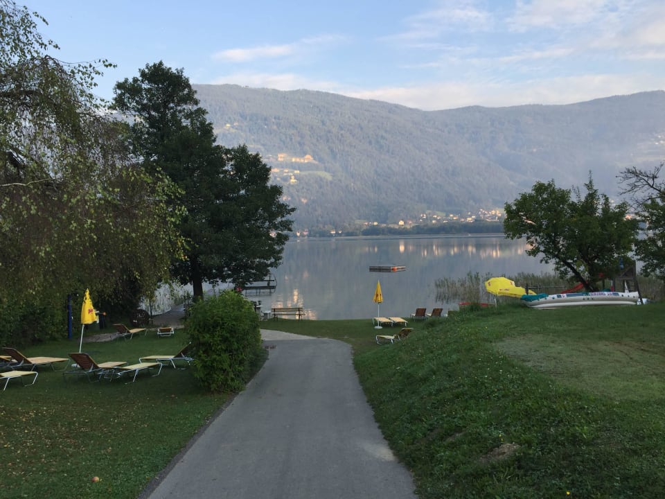 Zugang zum See  Wellness Landhaus Parth