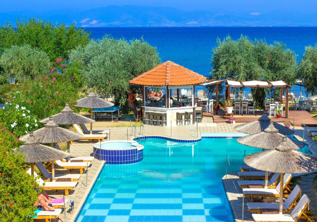 Pool and Beach View Hotel Aegean Sun