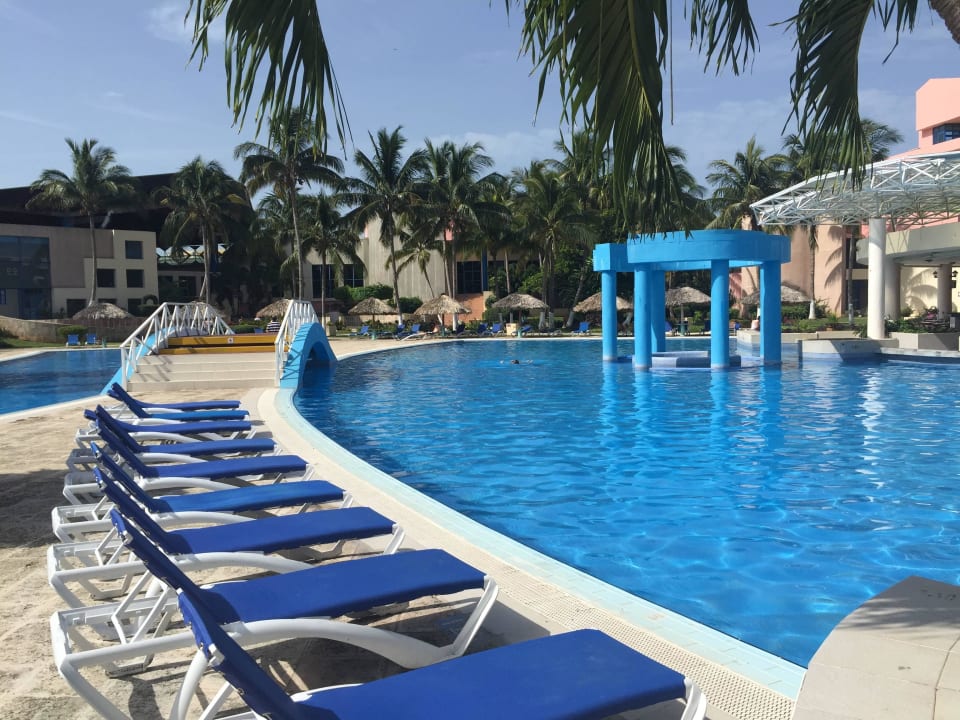 Am Pool Muthu Playa Varadero