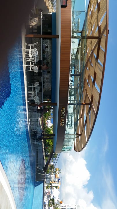 Poolbar  Dream World Aqua Hotel