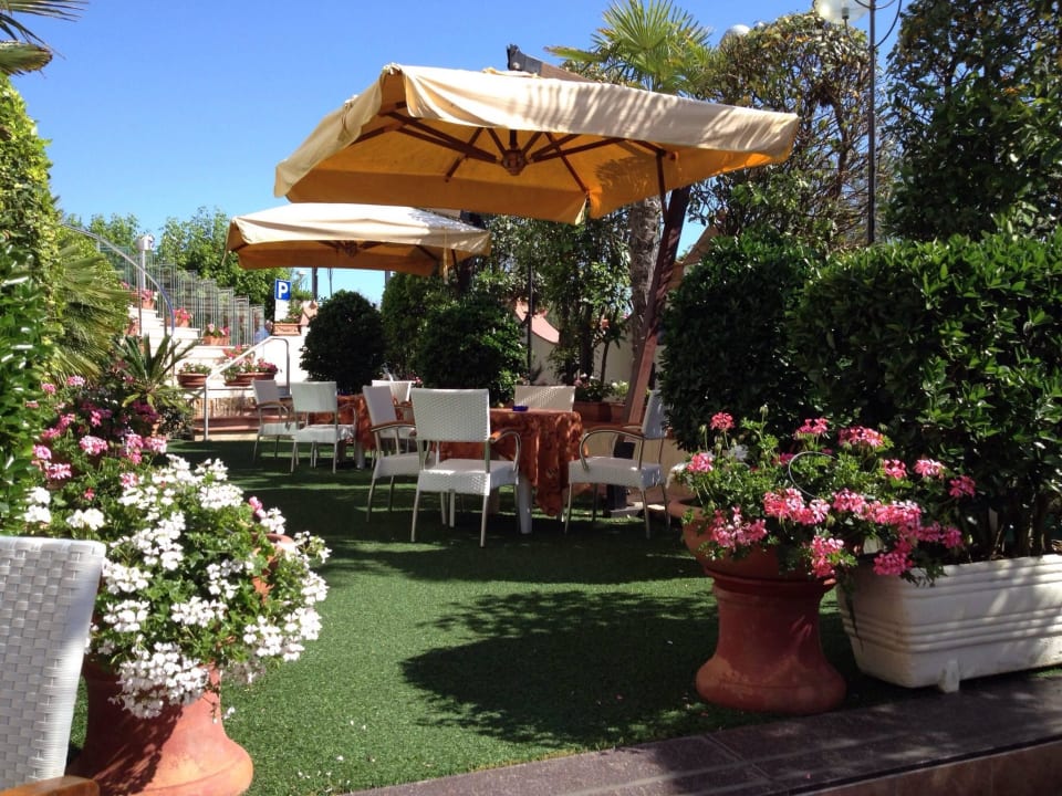 Hotelgarten Hotel Gambrinus