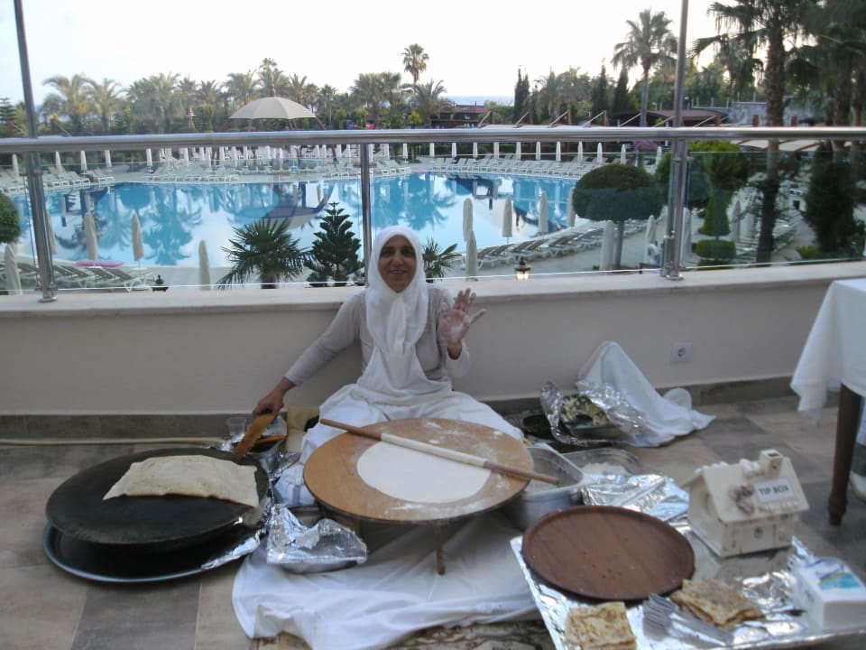 Gözleme am Türkischen Abend Saphir Resort & Spa