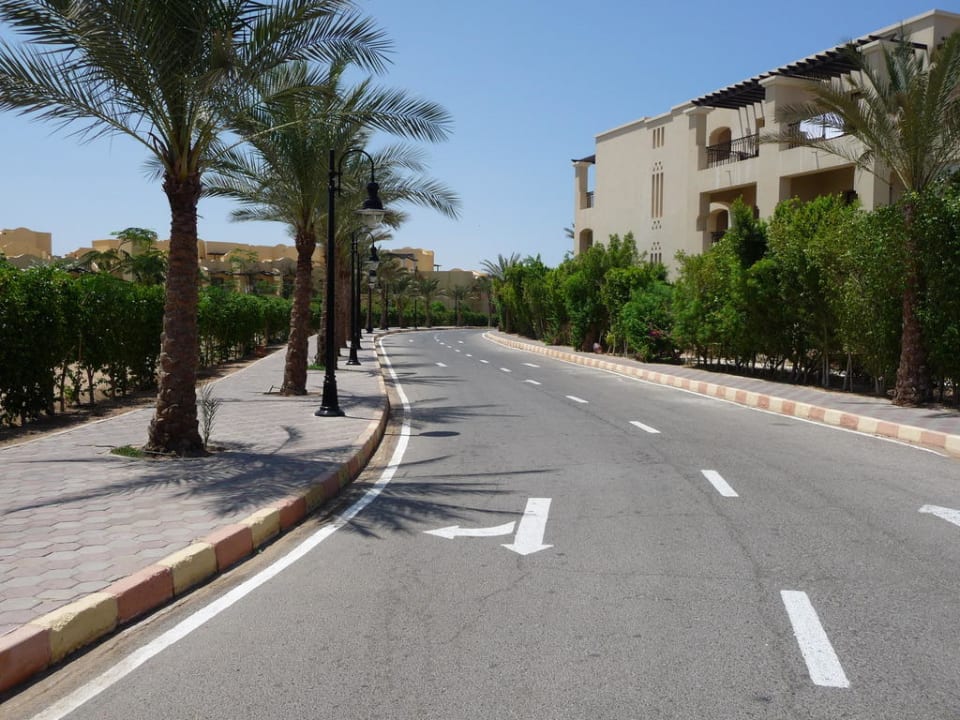 Straße zum Strand Jaz Dar EL Madina