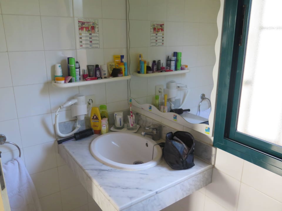 Bad in "meinem" kleinen Bungalow allsun Hotel Esplendido