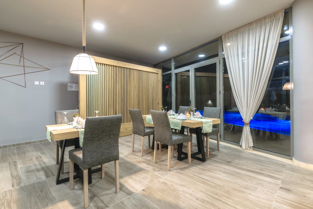 Gastro Karras Grande Resort