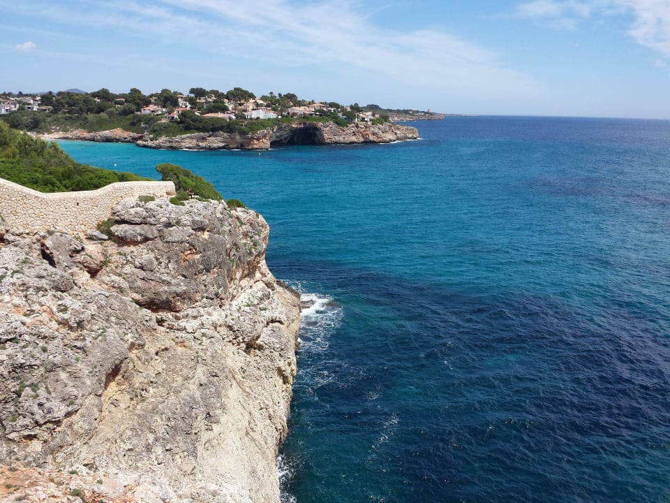 Blick vom Pool 3 in die Cala Mandia blau punta reina