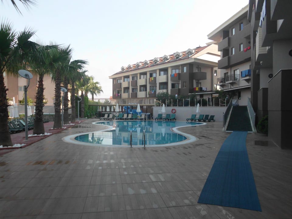Der hintere Pool etwas ruhiger Hane Family Resort