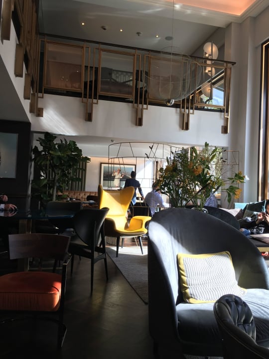 Eingangsbereich Athenaeum Hotel & Apartment