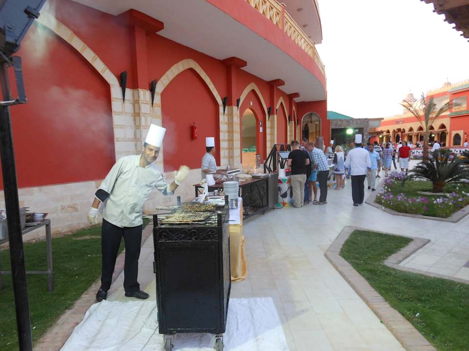 Abendliches Treiben Pickalbatros Alf Leila Wa Leila Resort - Neverland Hurghada