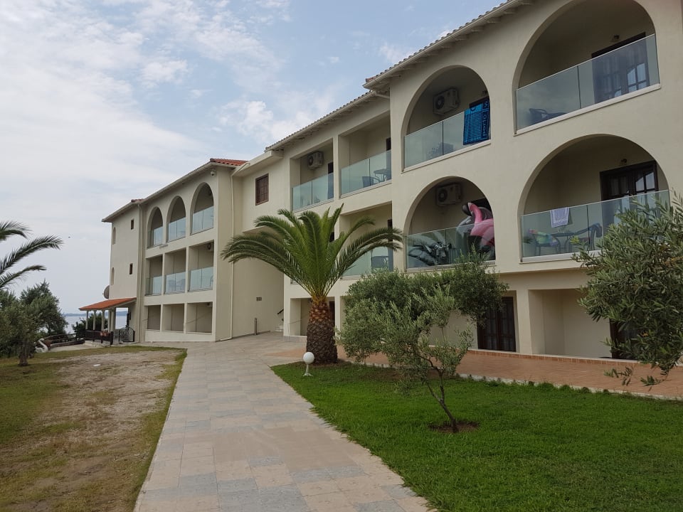 Außenansicht Akrathos Beach Hotel