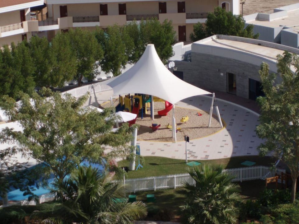 Aussenbereich Kinderbetreuung Hotel Le Meridien Al Aqah Beach Resort