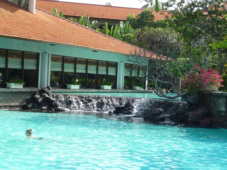 Pool The Laguna A Luxury Collection Resort & Spa