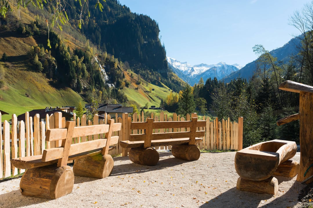 Auszeit Chalets Panorama-Sitzplatz Chaletdorf Auszeit