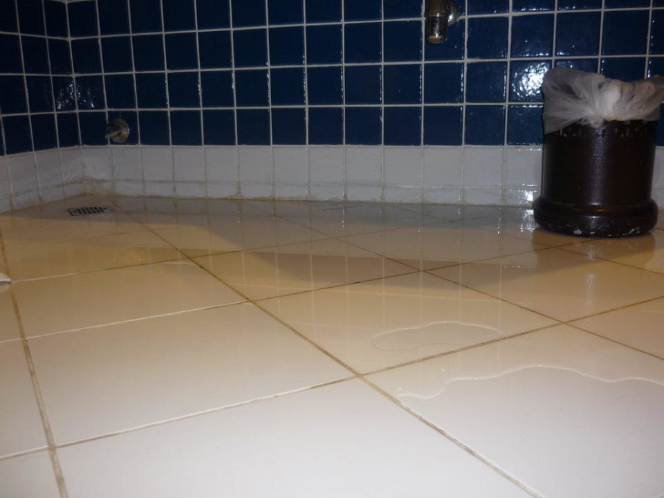 Überschwemmtes Badezimmer Naama Bay Hotel & Resort