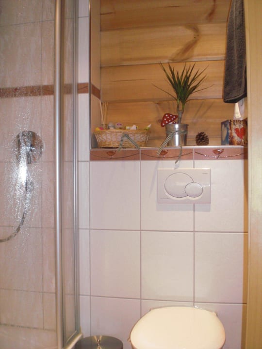 Dusche/WC im Holzhaus Schwarz Holzhaus Schwarz
