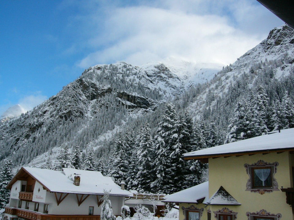 Nach rechts geschaut vom Zimmer 307 Alpine Resort Sportalm