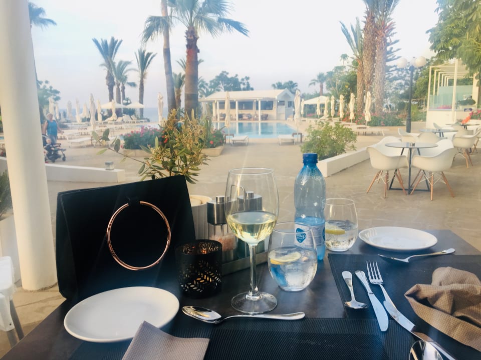 Gastro Crystal Springs Beach Hotel