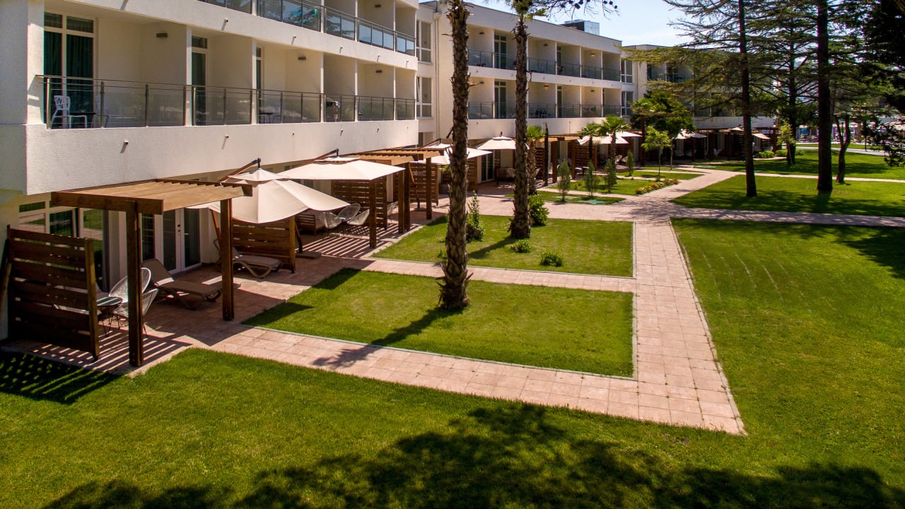 Gartenanlage Azul Beach Resort Montenegro by Karisma