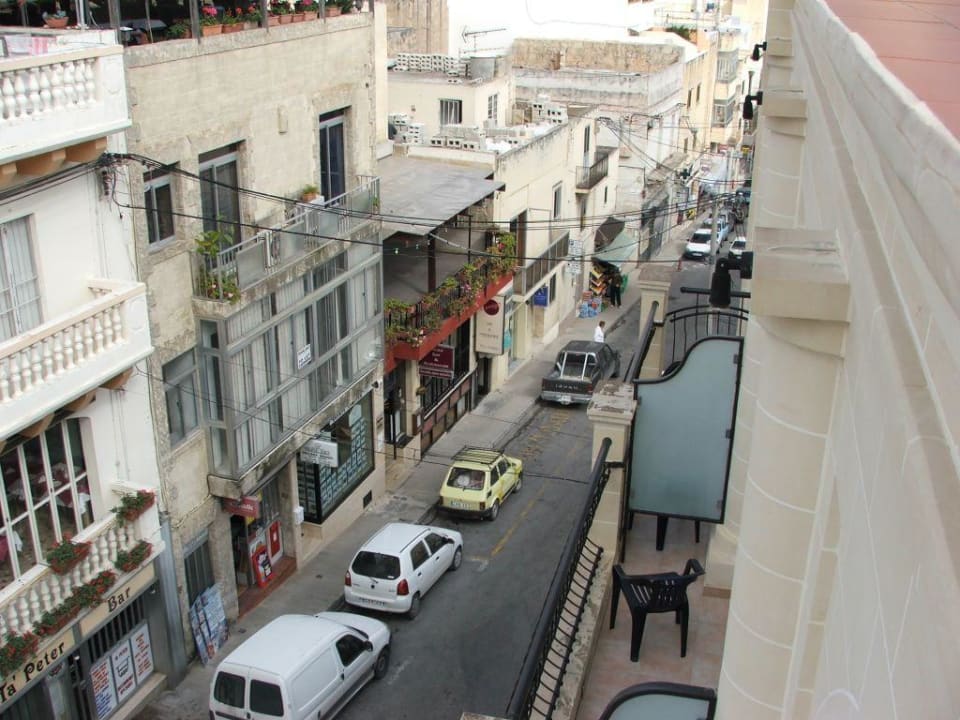 Blick von der Dachterrasse nach rechts unten Solana Hotel & Spa