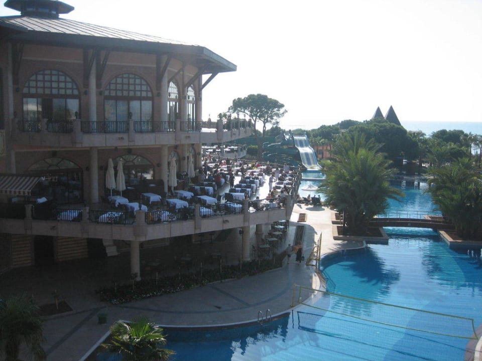 Hauptpool mit Terrasse - Büffetrestaurant Papillon Zeugma Relaxury