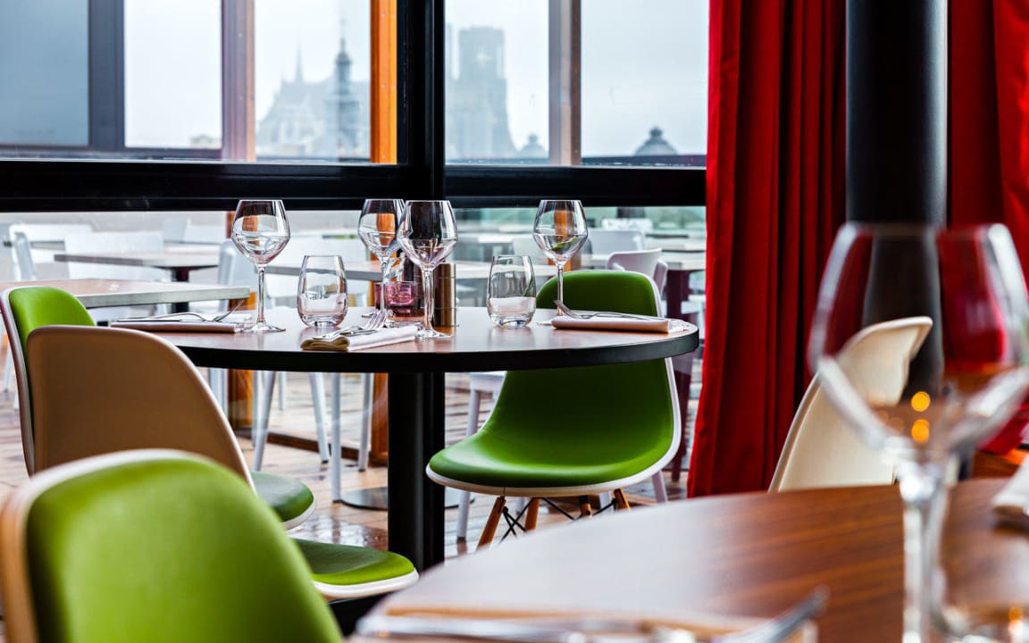 Restauraurant "Il Duomo" Vue cathédrale Hotel Holiday Inn G.C. Reims