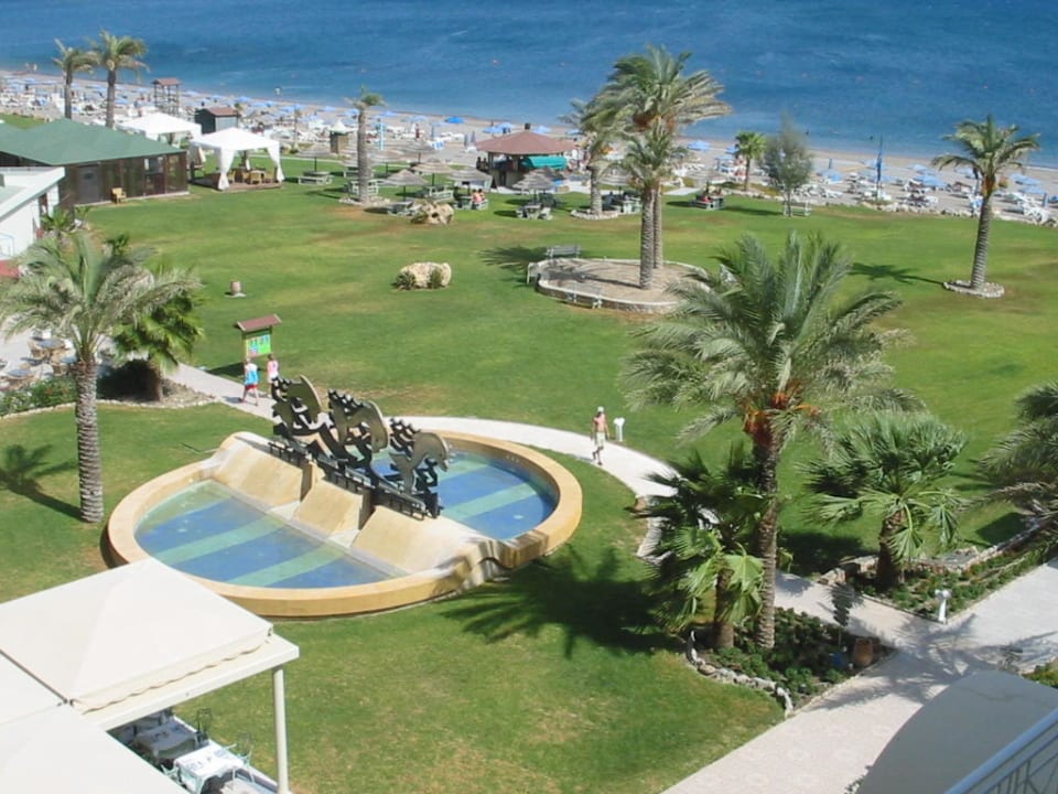 Gartenanlage mit Meer Rodos Palladium Leisure & Wellness