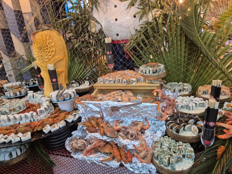 Gastro Saturn Palace Resort Hotel