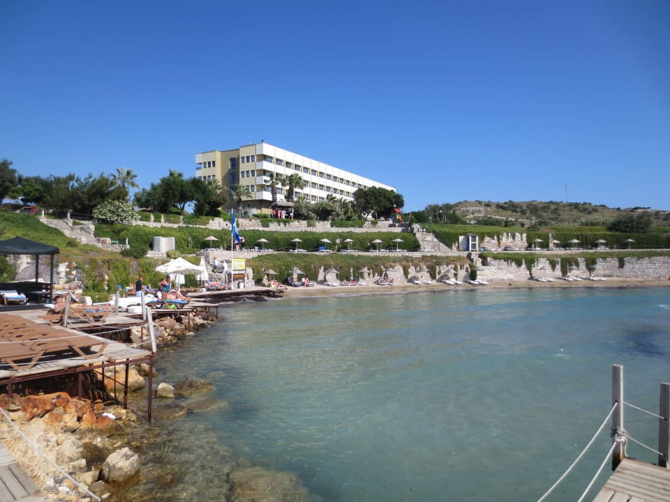 Hotelstrand, im Hintergrund Hotel Hotel Babaylon