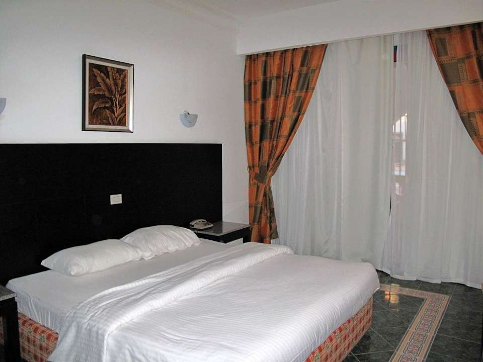 Family room № 138 - Комната 1 Pickalbatros Alf Leila Wa Leila Resort - Neverland Hurghada