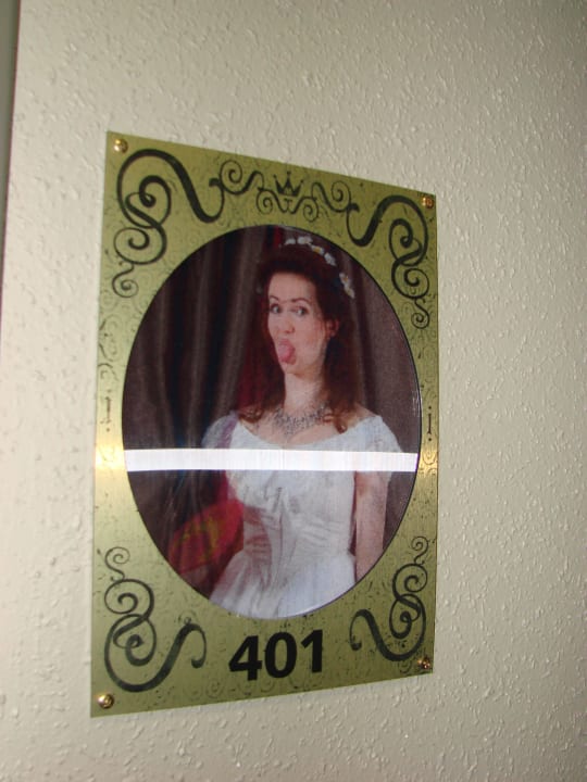 Motiv vor Zimmertüren MEININGER Hotel Wien Downtown Sissi