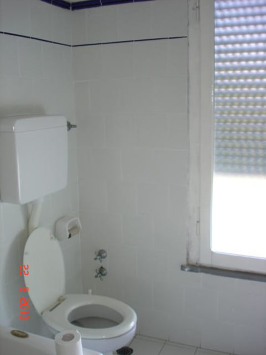 Urinbeschmutztes WC Villa Furia