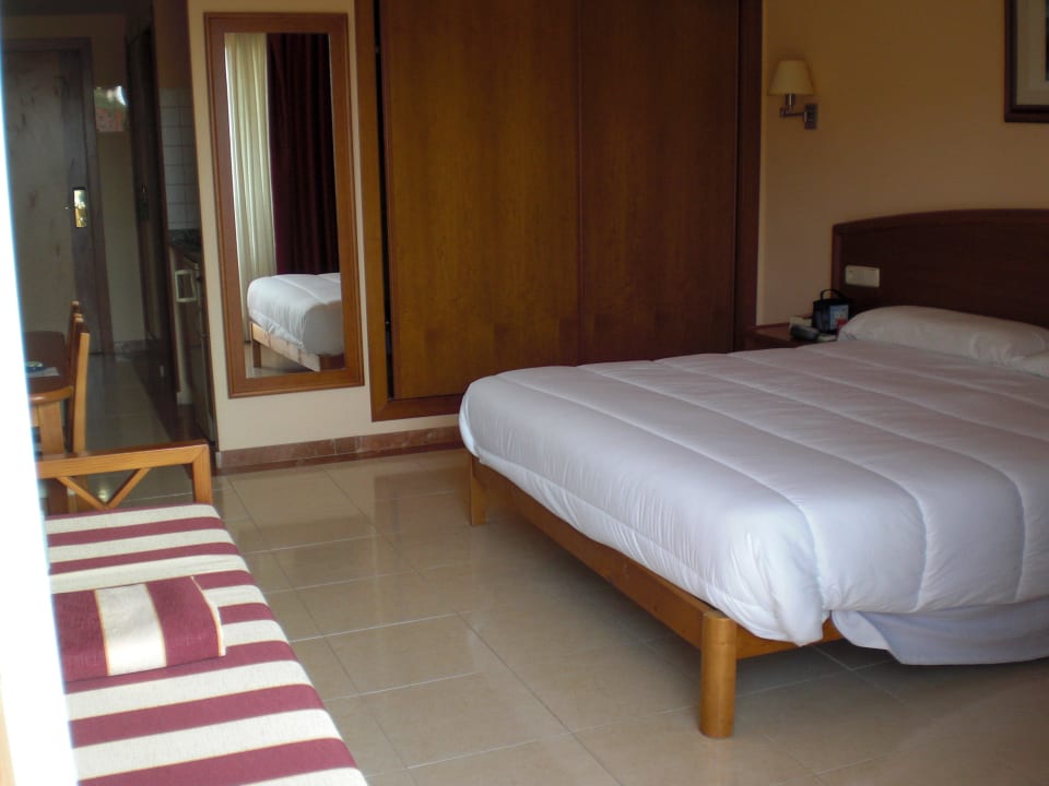 Großes Doppelzimmer Hotel Aparthotel Paguera Beach