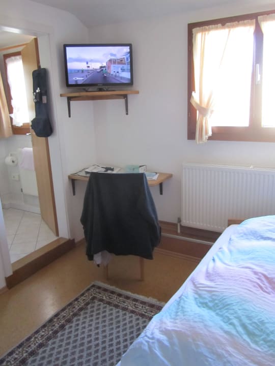 Zimmer mit Bett und TV Gasthof zur Traube