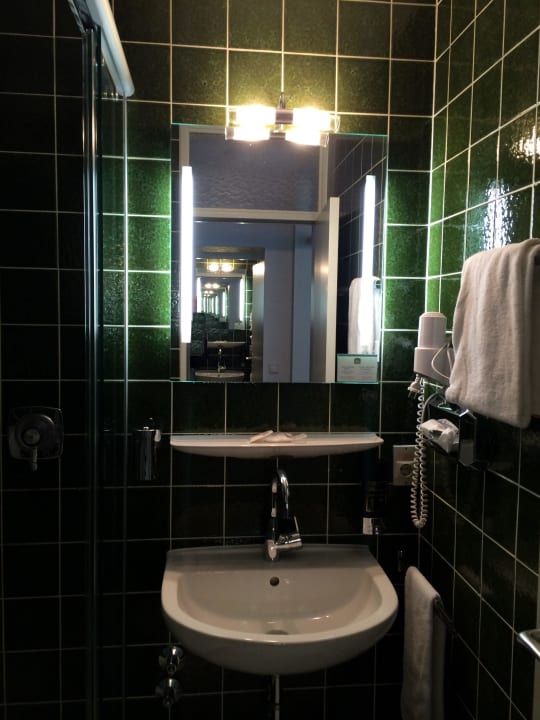 Bad mit alten Fliesen Sure Hotel by Best Western Bad Dürrheim