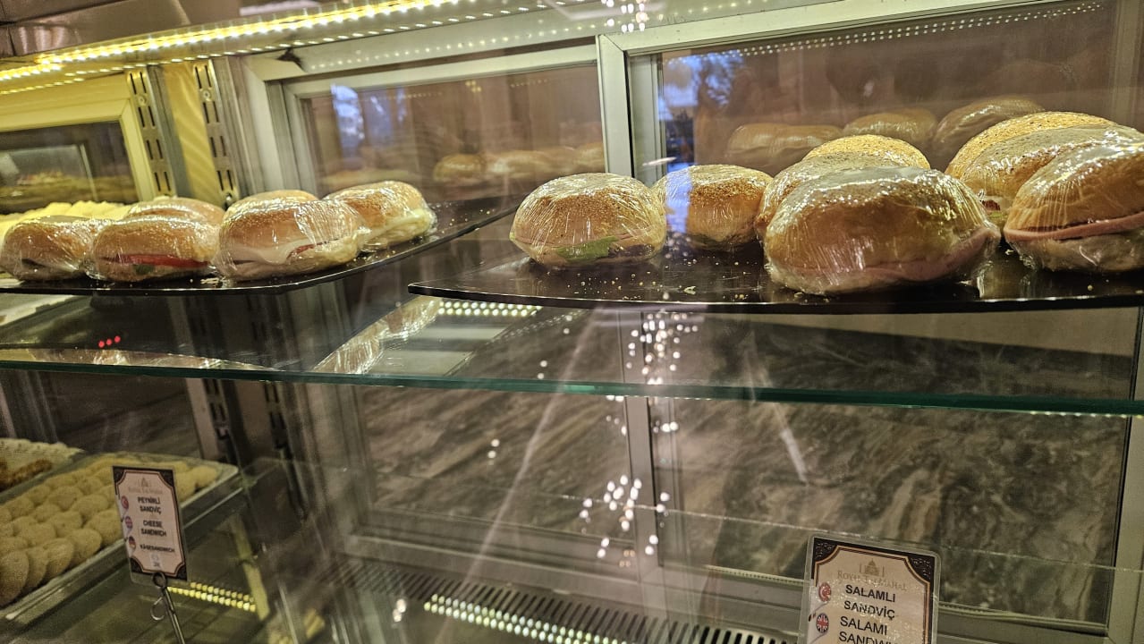 Gastro Royal Taj Mahal Hotel