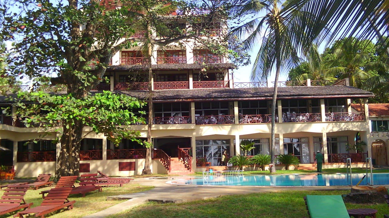 Der gesamte Gartenbereich Neptune Beach Resort