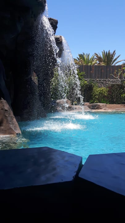 Wasserfall am Pool Lopesan Baobab Resort